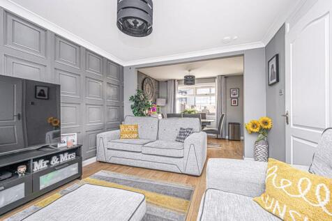 Lounge with open plan Dining