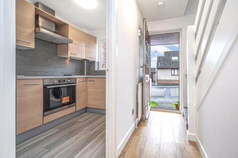 Hallway/Kitchen