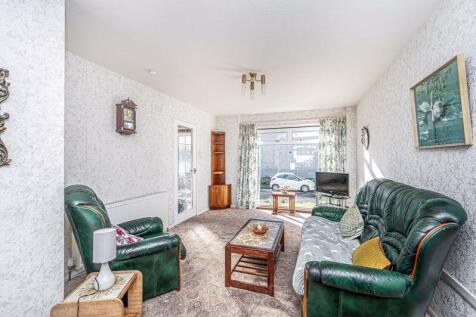 Lounge with open plan Dining