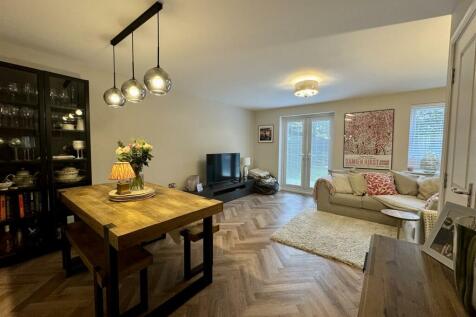 Living Room - additional image.jpg