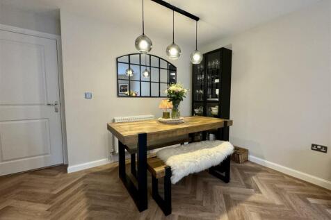Dining Area.jpg