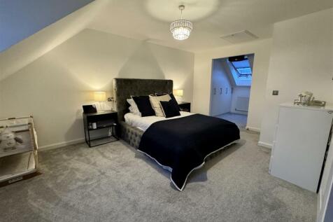 Master Bedroom.jpg