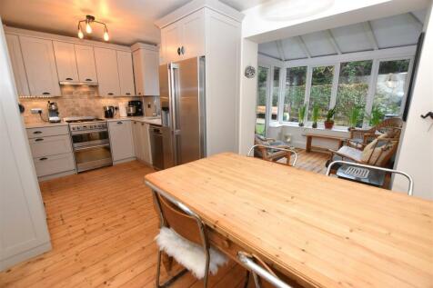 Dining Kitchen into Garden Room.JPG