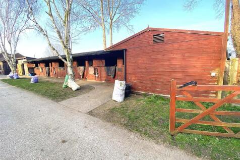 Lodden Stables 2.JPEG