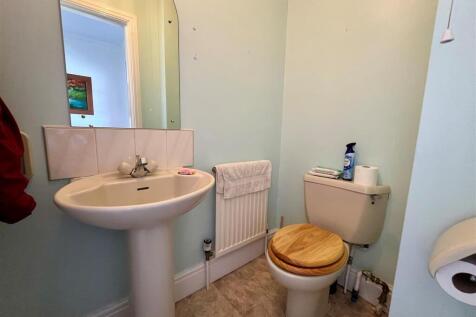 Cloakroom WC.jpg
