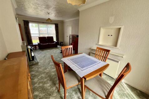 Dining Area.jpg