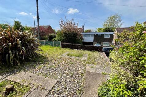 Front Garden Area.jpg