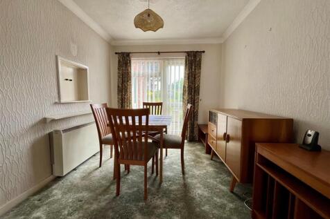 Dining Area..jpg