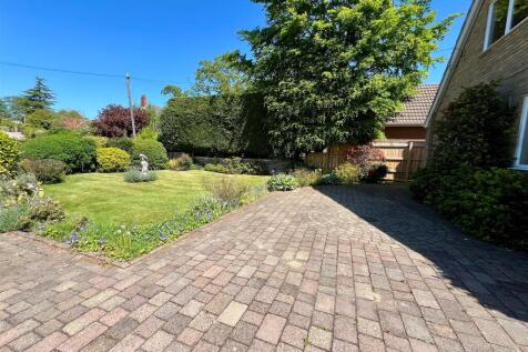 Front Garden.jpg