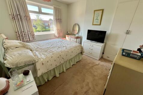 Bedroom One.jpg