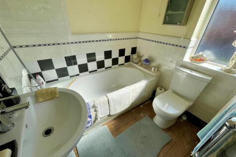 Bathroom.jpg