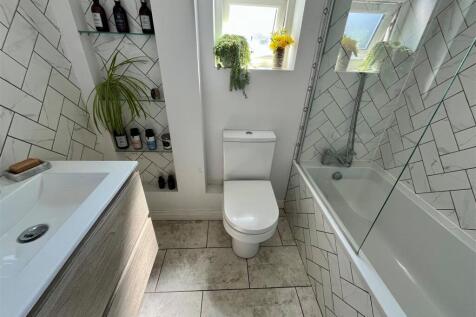 Bathroom.jpg
