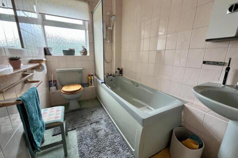 Bathroom.jpg