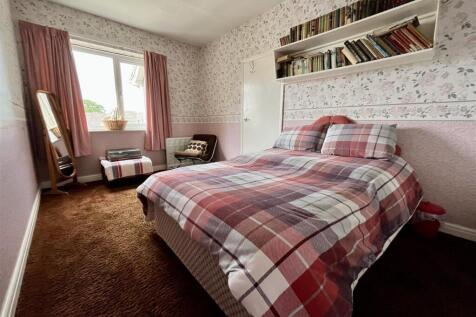 Bedroom One.jpg