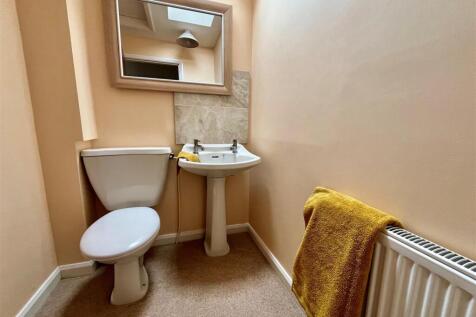 Cloakroom WC.jpg