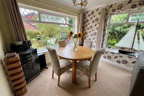 Dining Area.jpg