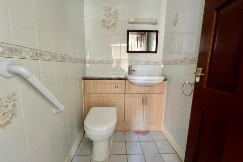Cloakroom WC.jpg