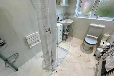 Shower Room.jpg