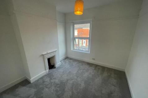 Bedroom 1.jpg