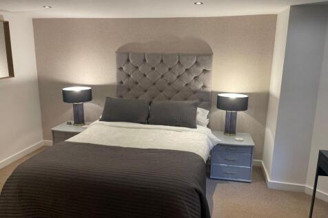 Bedroom 1.JPG