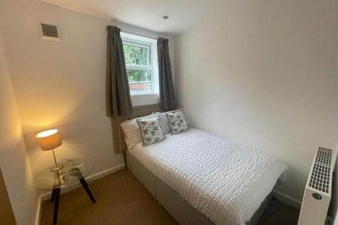 Bedroom 2.JPG