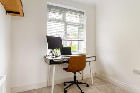 66 Connell Drive-16.jpg