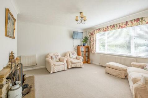 8a Woodside Close-6.jpg