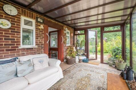 8a Woodside Close-13.jpg