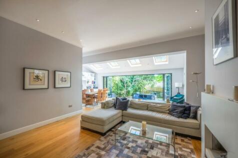 6 The Mews Cottages-5.jpg