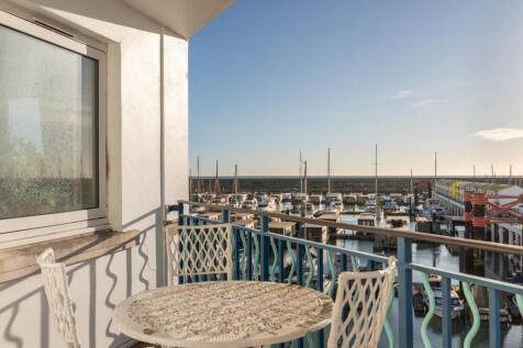 Britannia Court-15.jpg