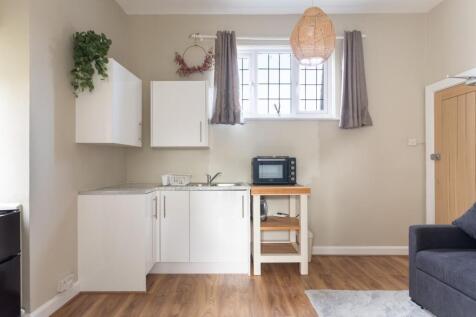Tudor Close-11.jpg