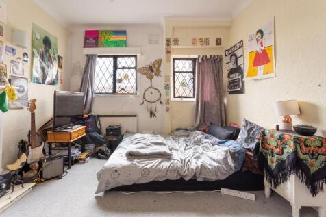 Tudor Close-3.jpg