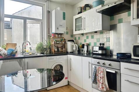 Kitchen2.jpg