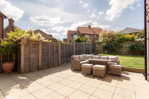 Charlwood Drive-15.jpg