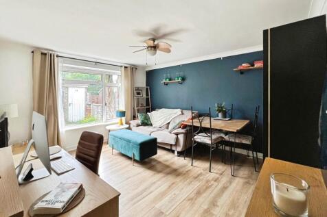 LivingRoom.jpg
