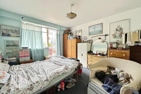 Bedroom1 2.jpg