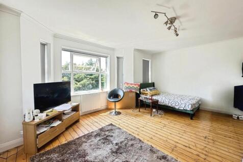 LivingRoom2.jpg