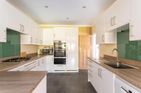 Greenways Crescent-23.jpg