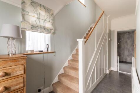 Greenways Crescent-21.jpg