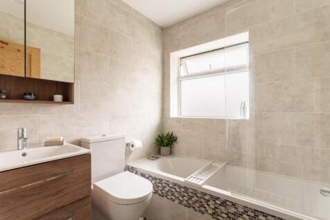 Greenways Crescent-11.jpg
