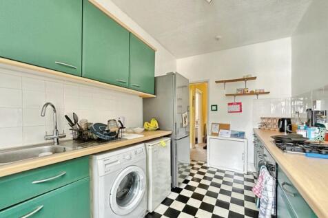 Kitchen2.jpg