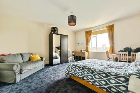 Bedroom1.jpg