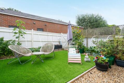 23-web-or-mls-FLAT 1 - 61 WILBURY CRESCENT FINISHE