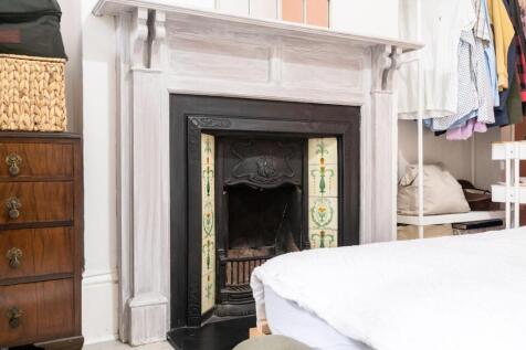 11-web-or-mls-FLAT 1 - 61 WILBURY CRESCENT FINISHE