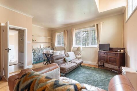 Tudor Close-7.jpg