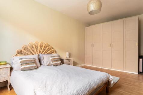 Tudor Close-2.jpg