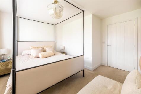 60 Barton Way-18.jpg