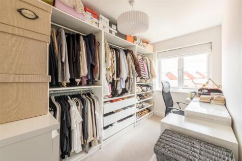 60 Barton Way-19.jpg