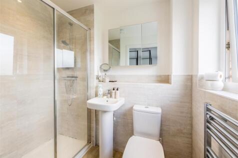 60 Barton Way-21.jpg