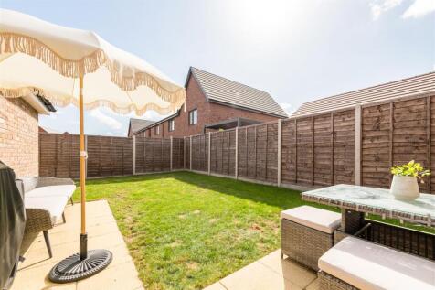 60 Barton Way-25.jpg